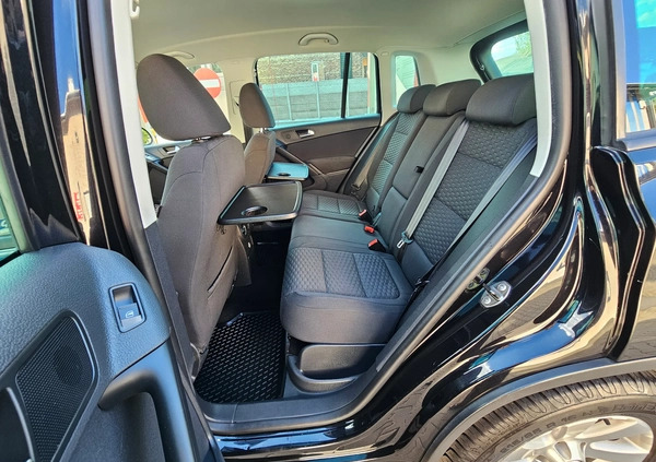 Volkswagen Tiguan cena 39990 przebieg: 198000, rok produkcji 2010 z Ozorków małe 301